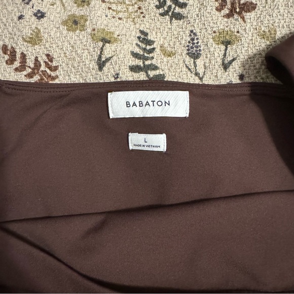 Aritzia Babaton Contour Squareneck Longsleeve Bodysuit, Size Large. - Picture 3 of 3